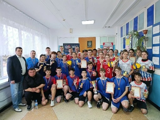 Районный турнир по волейболу среди школьников памяти Мамбетова Сергея Эментуевича